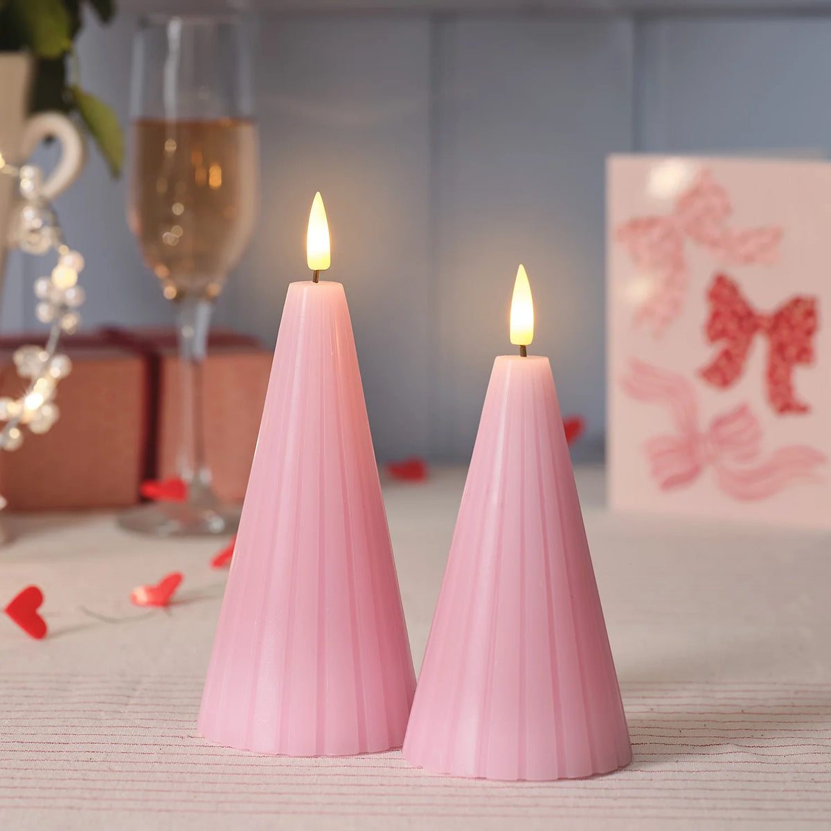 2er Set TruGlow® LED-Kegelkerzen mit Fernbedienung