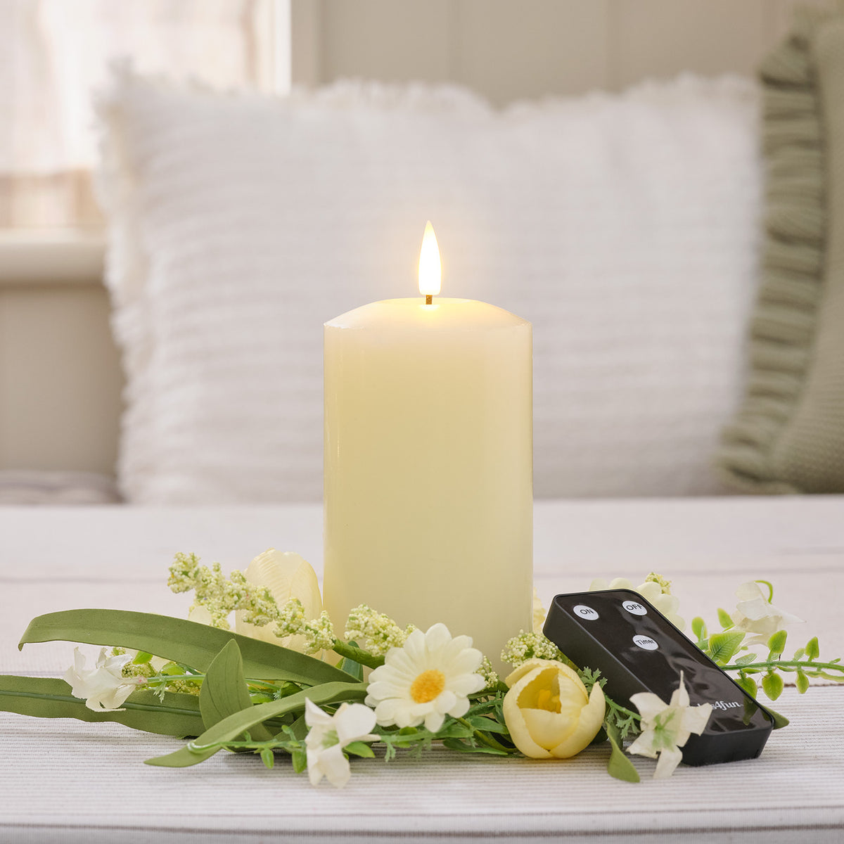 Frühlings-Kerzenring mit Tulpen & Gänseblümchen inkl. 15 cm TruGlow® LED-Kerze