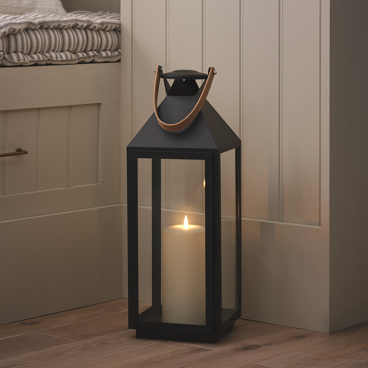 2er Set Brixham TruGlow® LED-Laternen aus Metall mit Griffen in Lederoptik