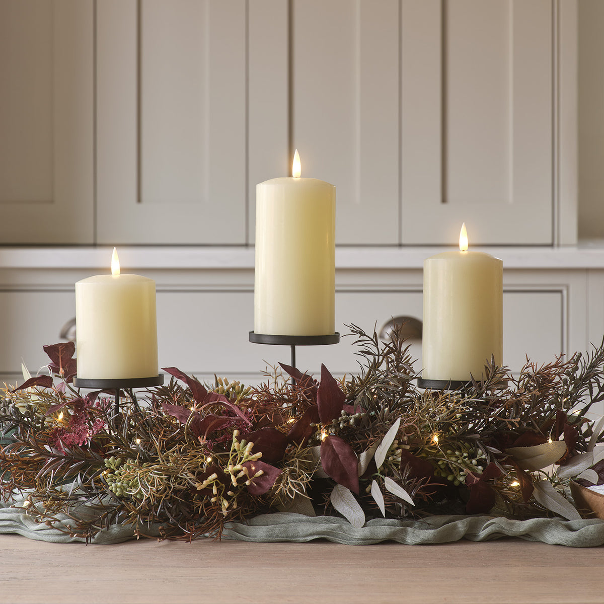 70cm Herbst- und Winter Trio Kerzenhalter