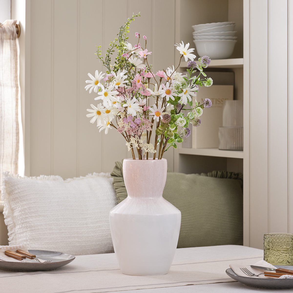 Künstlicher Frühlingsstrauß „Daisy Dreams“ mit pastellfarbenen Gänseblümchen 60cm