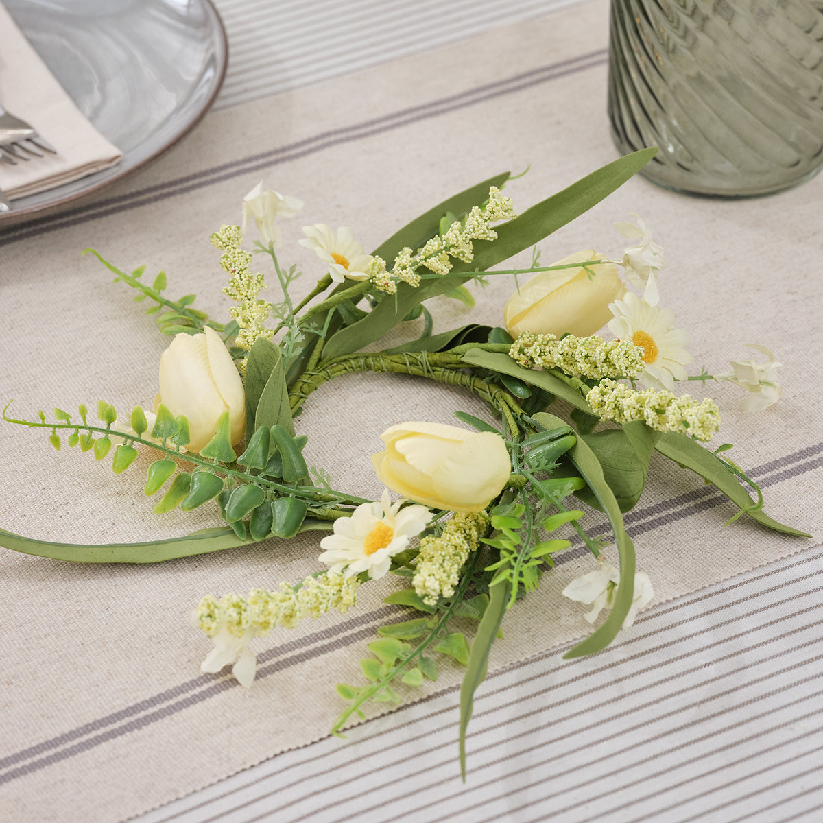 Kerzenring Frühling mit Tulpen & Gänseblümchen