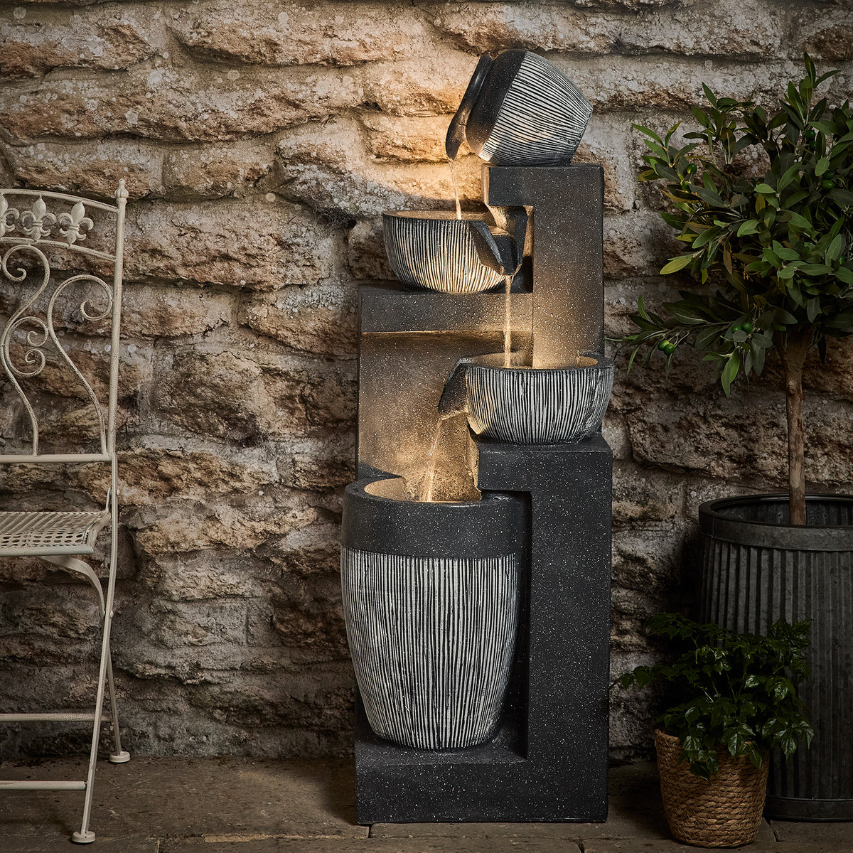 Darnbrook 116cm LED Gartenbrunnen Kaskade