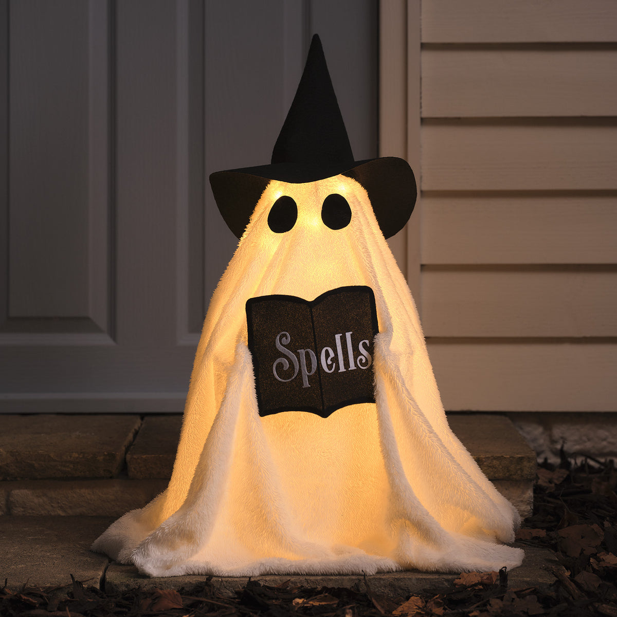 Wanda LED-Halloweenfigur Hexen-Geist für außen in Weiß Closeup