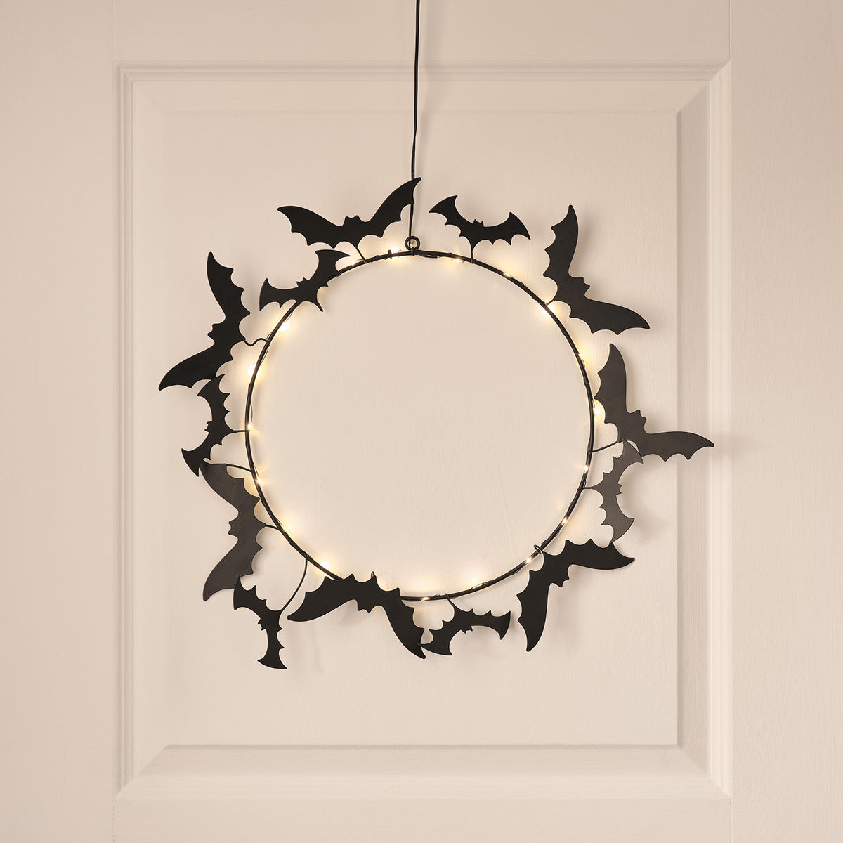Nahaufnahme 43 cm LED-Halloween-Kranz mit Fledermäusen