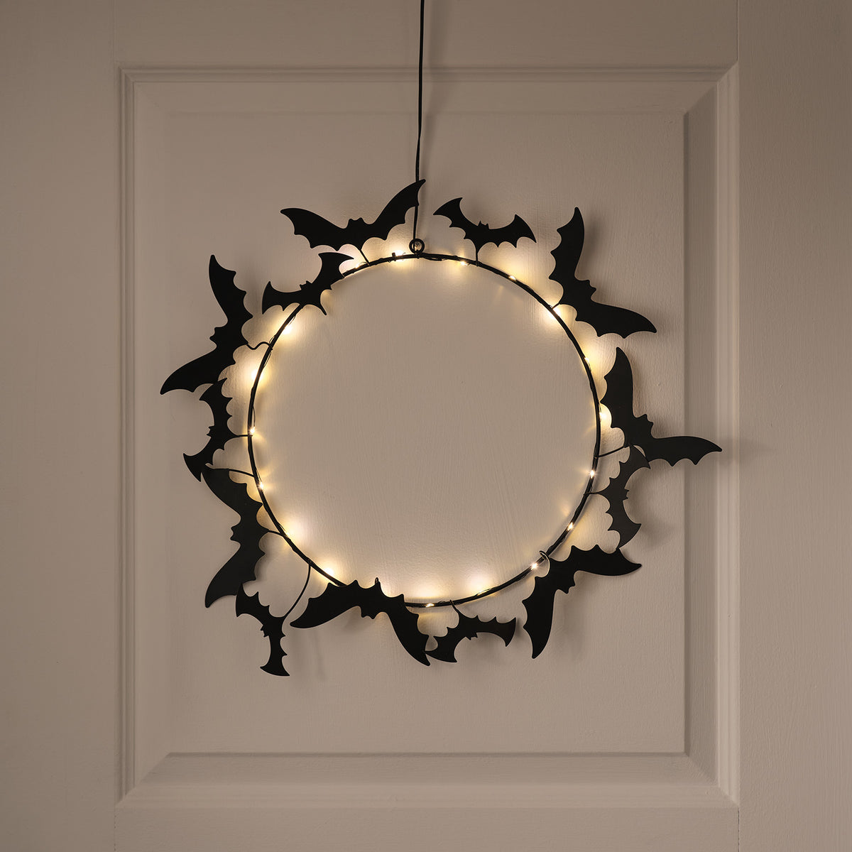 43 cm LED-Halloween-Kranz mit Fledermäusen beleuchtet