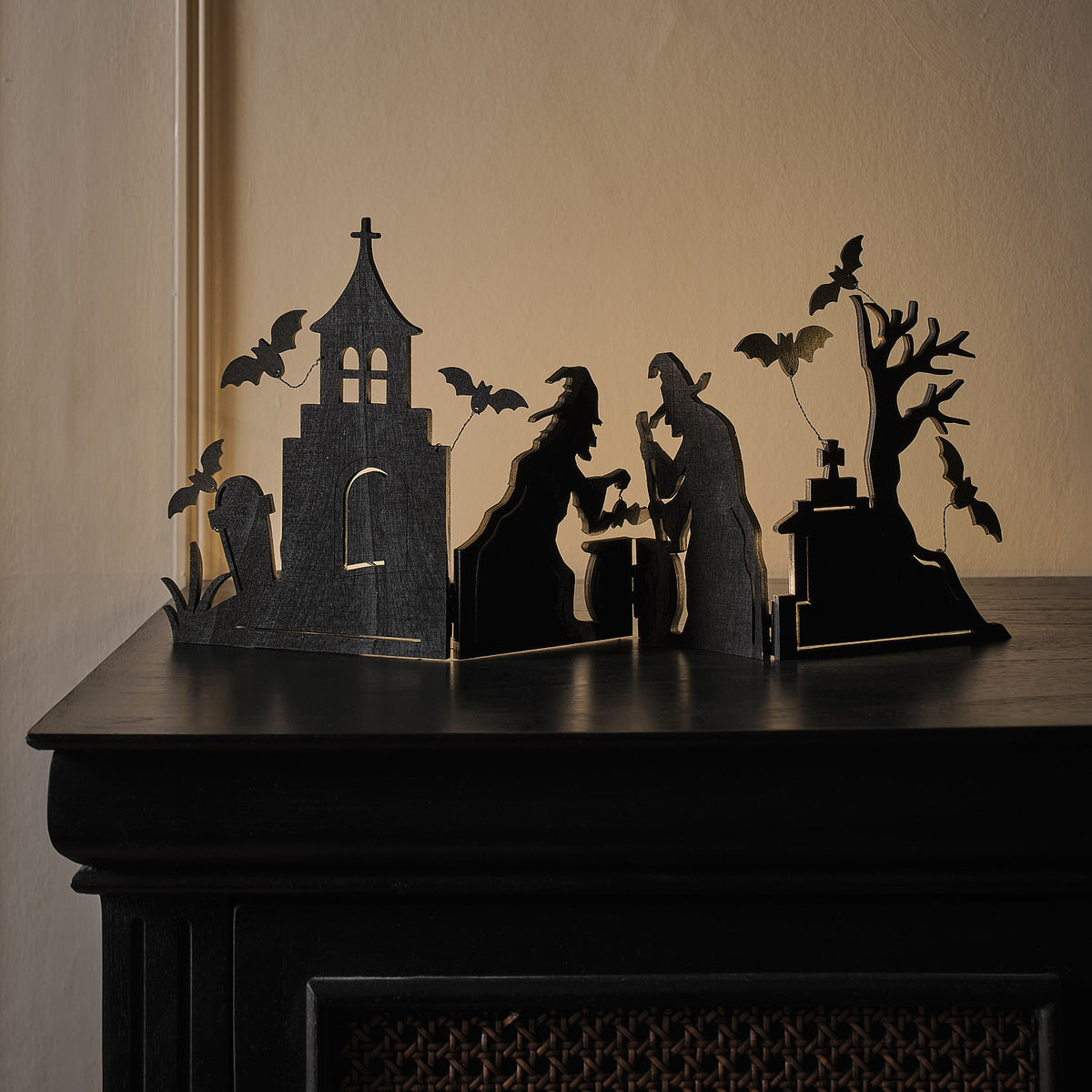 Brühende Hexen LED-Halloween-Fensterdeko mit Timer beleuchtet