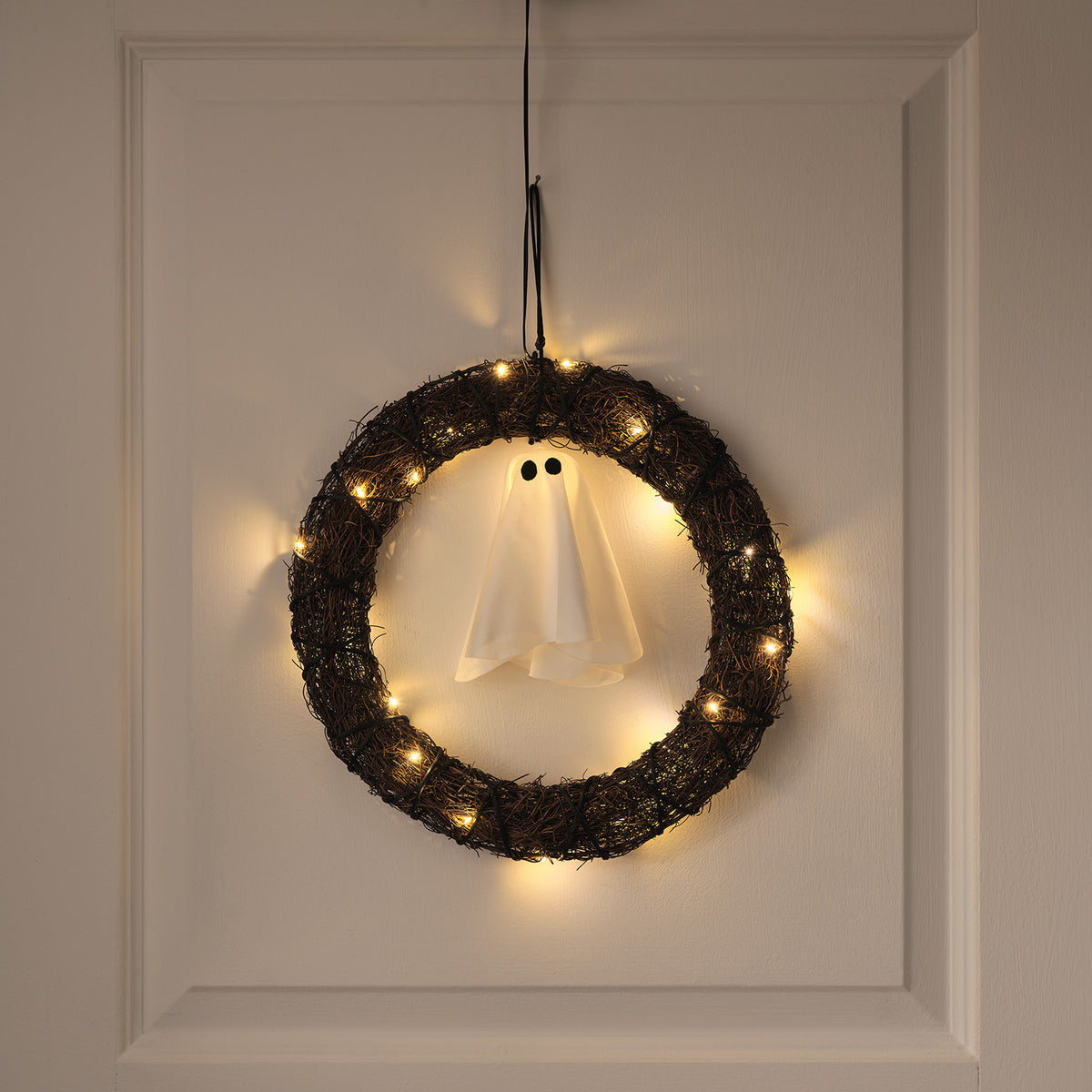 30 cm LED-Halloween-Türkranz mit Geist im Innenbereich