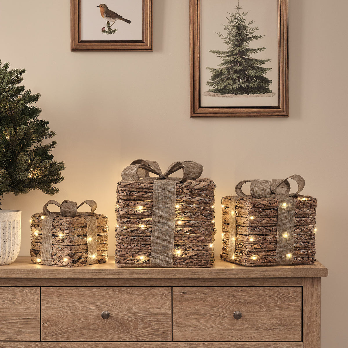 3er Set Mikro-LED-Geschenkboxen aus Jute mit Timer für innen beleuchtet
