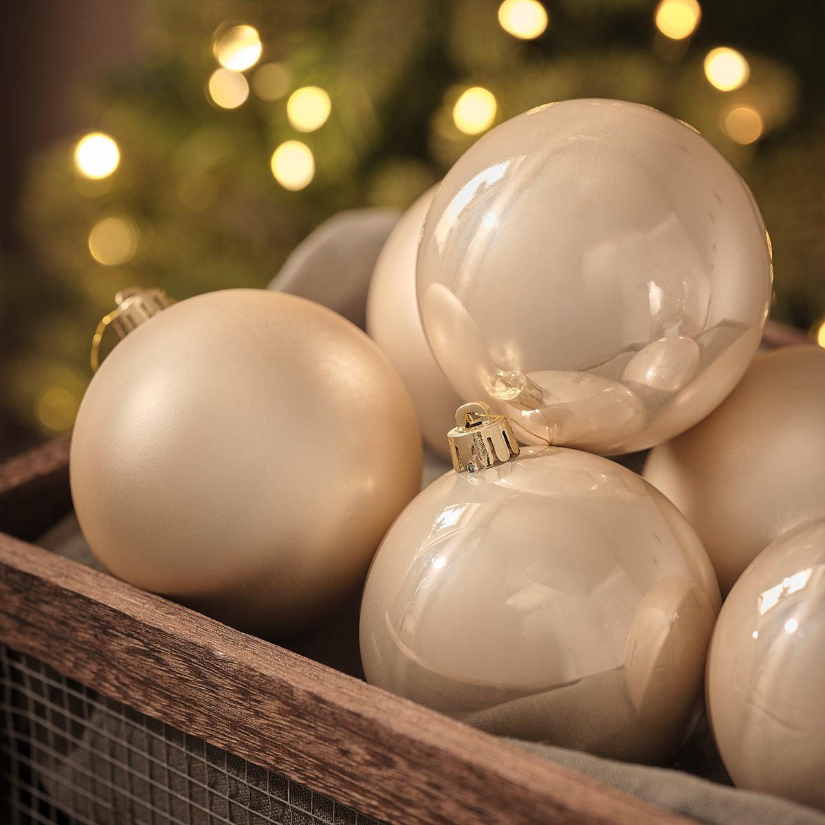 6er Set Große 8cm Christbaumkugeln in Champagnergold