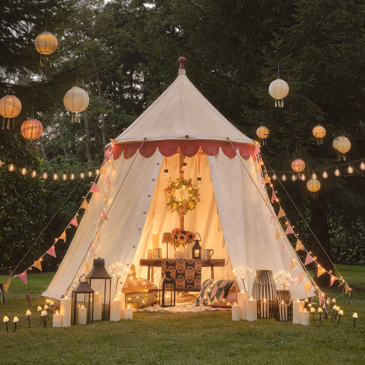 Lichterkette mit Frühlingsfähnchen