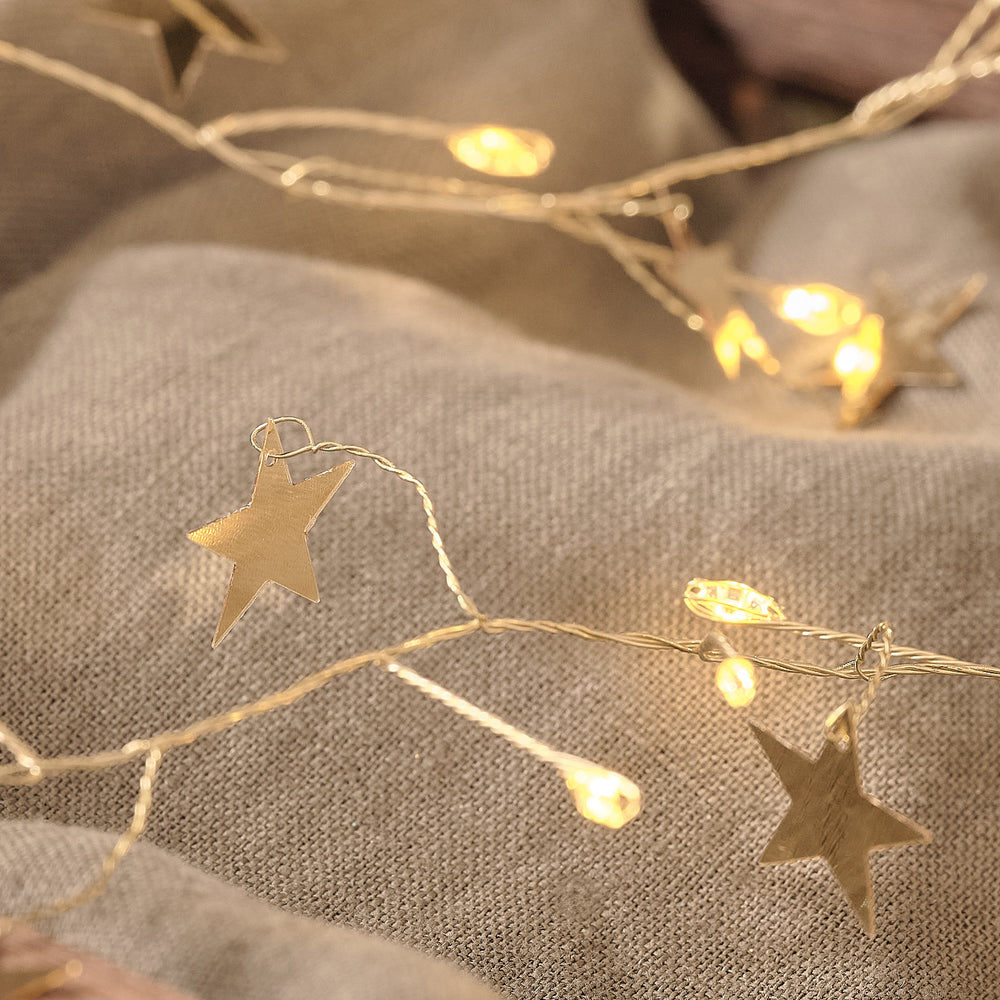 1,5m LED-Sternenlichterkette in Gold mit 50 Mikro-LEDs close up