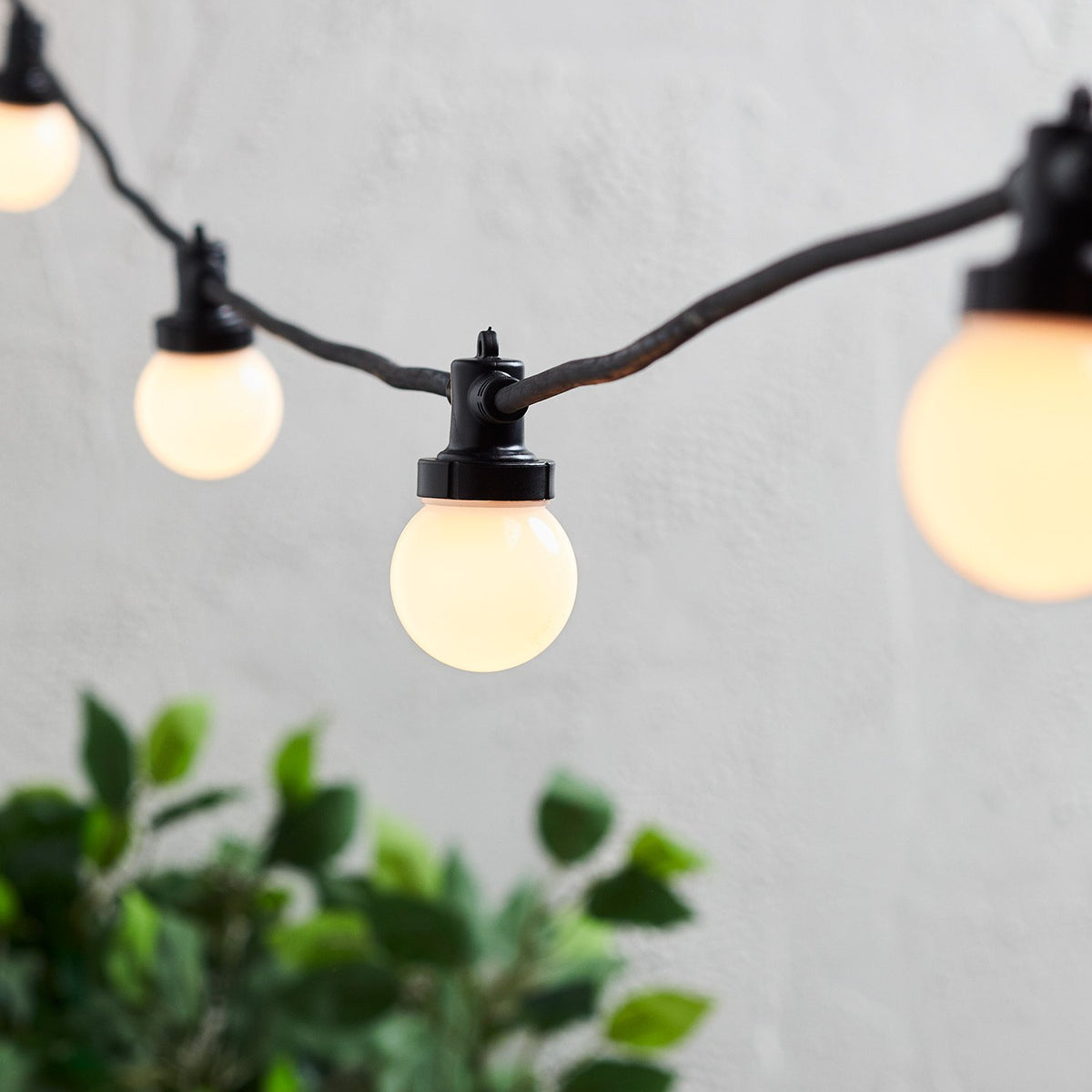 Pro Connect IP67, 150m 300er Party Lichterkette warmweiß koppelbar schwarzes Kabel