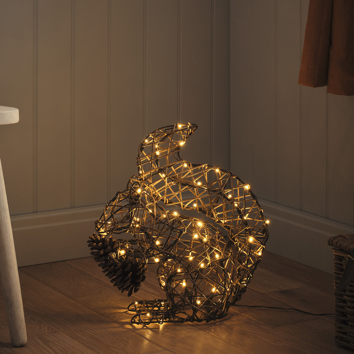Sherwood Rattan LED-Gartenfigur Eichhörnchen mit 60 LEDs und Timer beleuchtet