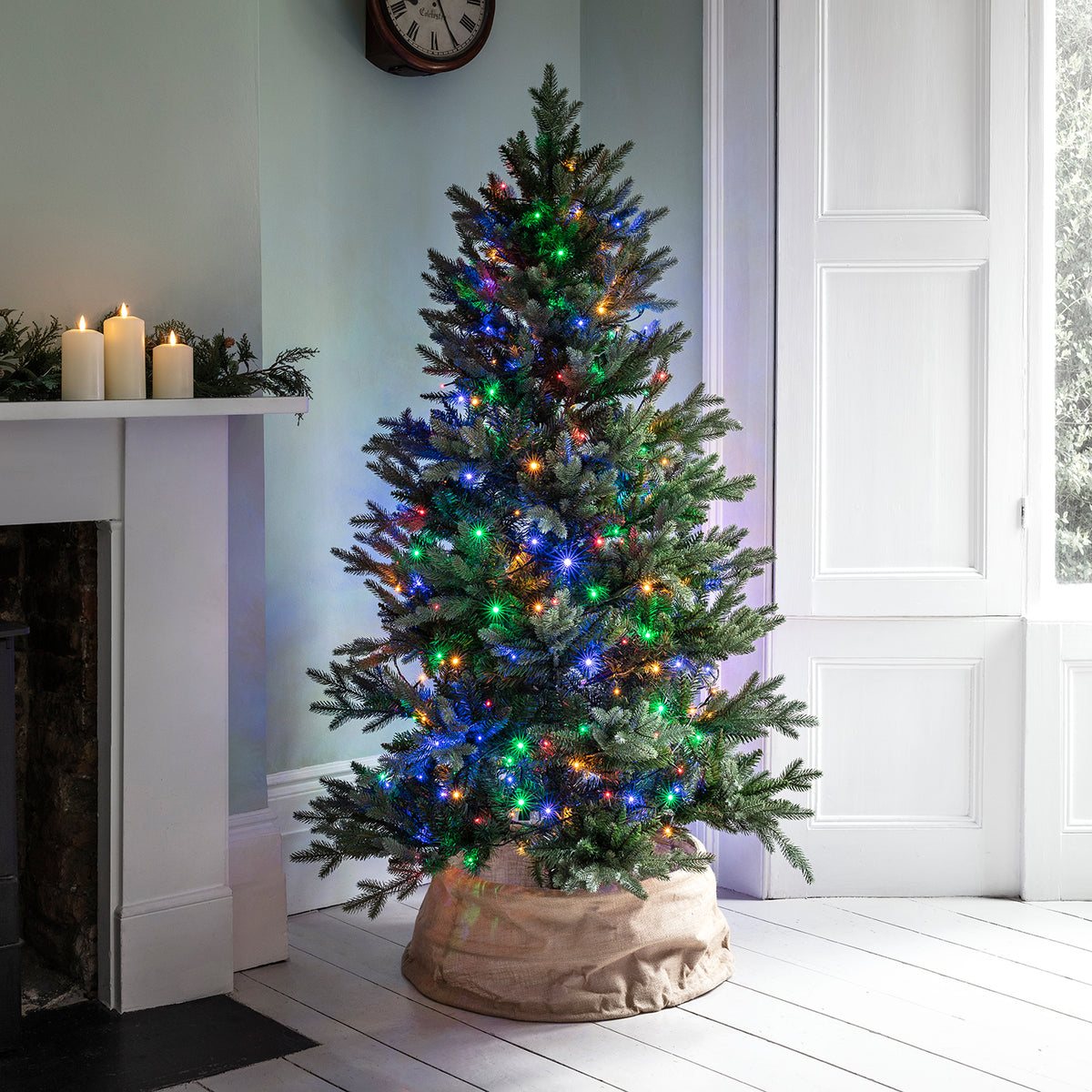 Essential Connect 30m 300er LED Lichterkette bunt koppelbar grünes Kabel