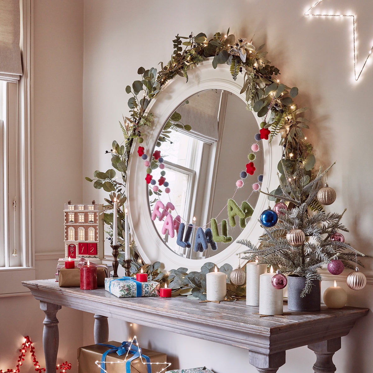 1,5m Weihnachtsgirlande mit blauen Beeren